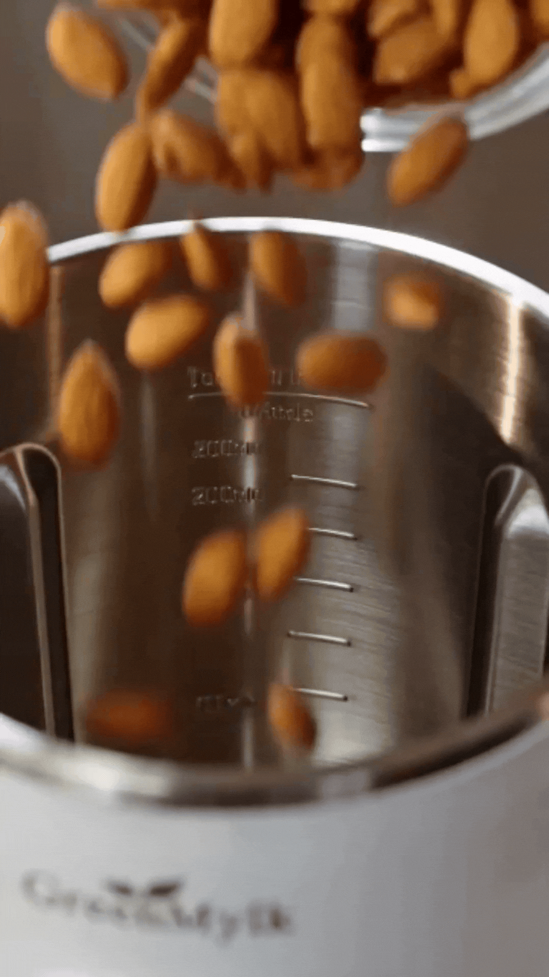 GreenMylk – מכשיר להכנת חלב צמחי
